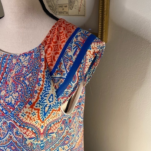 Everly Printed Short Sleeve Shift Dress Size Medium - Picture 5 of 8